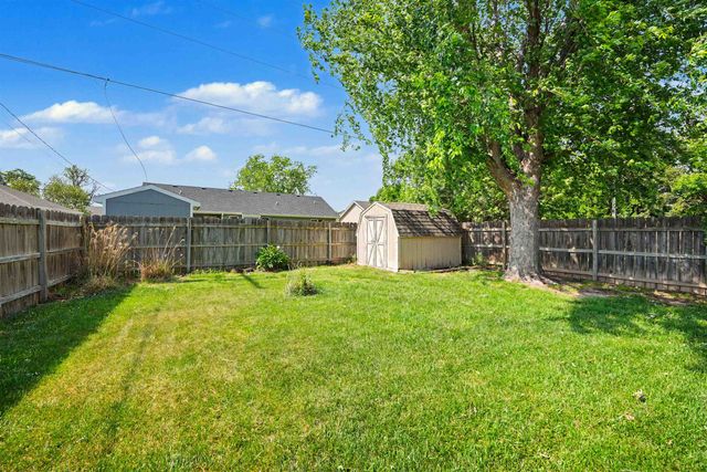1610 Kaci Cir, Salina, KS 67401