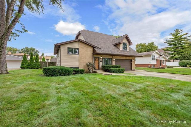 24 W Devon Avenue, Roselle, IL 60172