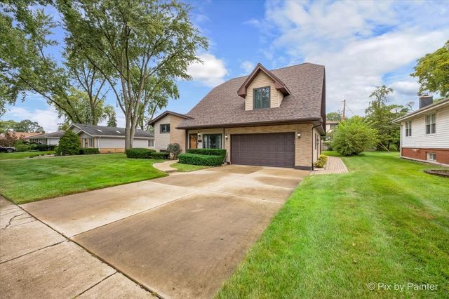 24 W Devon Avenue, Roselle, IL 60172