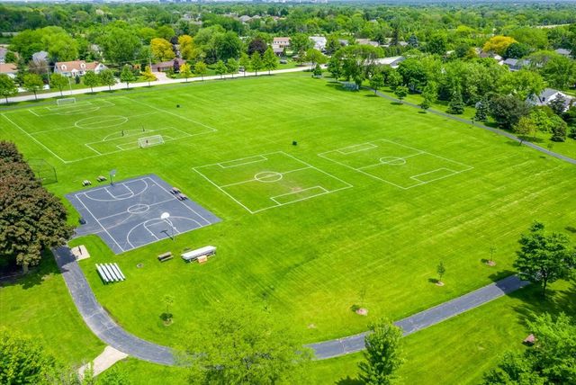 24 W Devon Avenue, Roselle, IL 60172