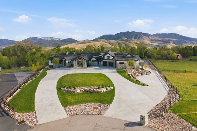 1034 S 9150 E, Huntsville, UT 84317