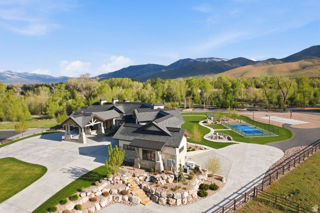 1034 S 9150 E, Huntsville, UT 84317