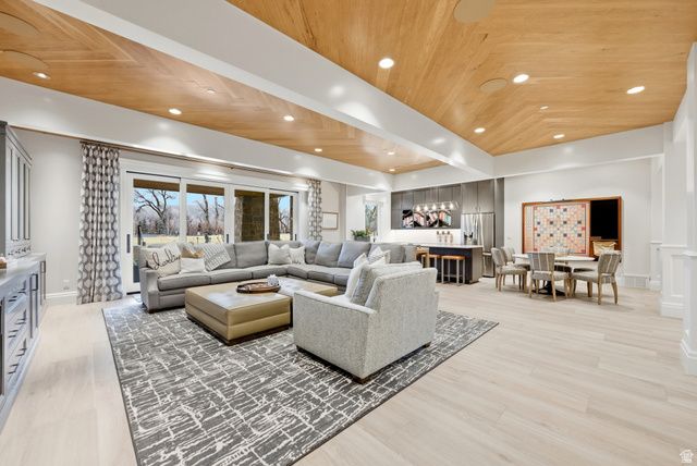 1034 S 9150 E, Huntsville, UT 84317