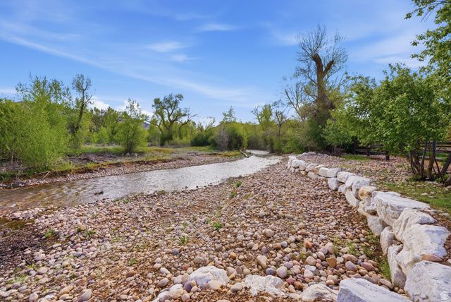 1034 S 9150 E, Huntsville, UT 84317