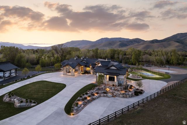 1034 S 9150 E, Huntsville, UT 84317