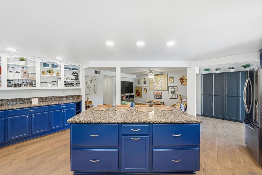 Image 9 of property listing at 403 Horizon View Dr, Chula Vista, CA 91910
