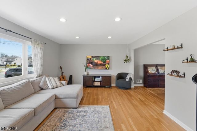 313 N Gaston Ave, Somerville Boro, NJ 08876