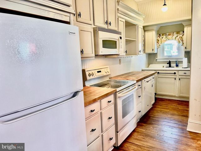 213 E ROSS ST, Lancaster, PA 17602