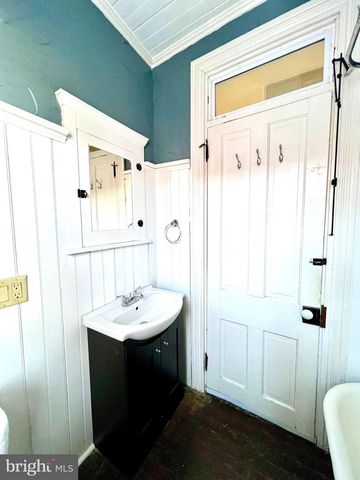 213 E ROSS ST, Lancaster, PA 17602