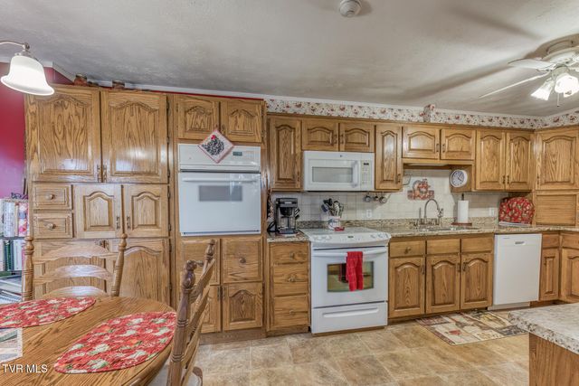 261 Calvary Lane, Mountain City, TN 37683