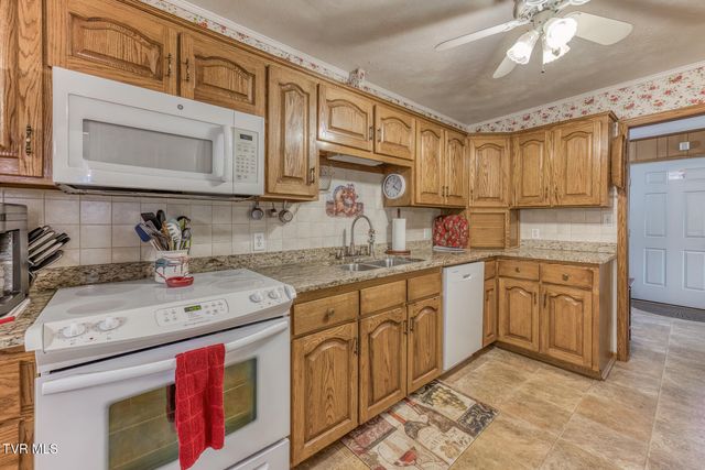 261 Calvary Lane, Mountain City, TN 37683