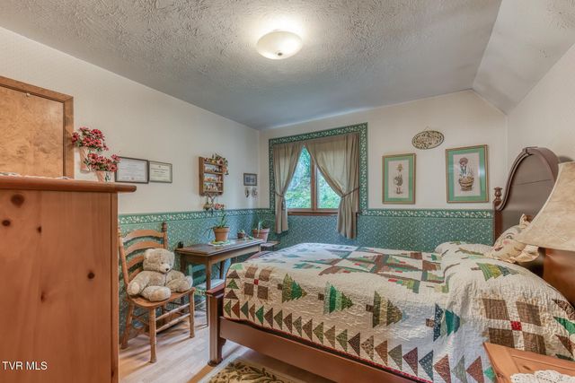 261 Calvary Lane, Mountain City, TN 37683