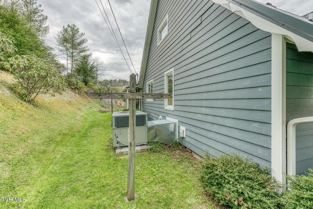 261 Calvary Lane, Mountain City, TN 37683