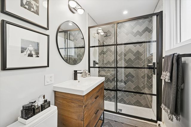 2726 Central Street 2D, Evanston, IL 60201