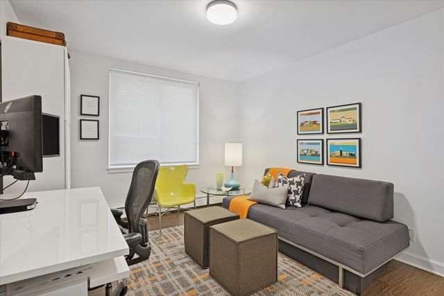 2726 Central Street 2D, Evanston, IL 60201