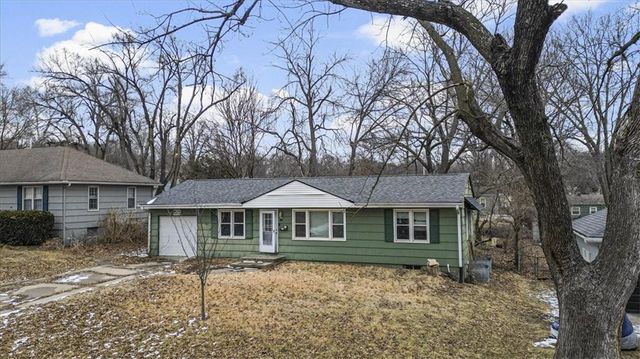 8513 Riggs Street, Overland Park, KS 66212