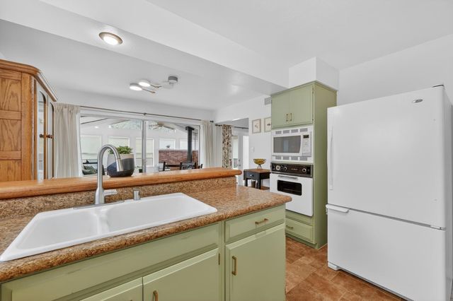 6430 Rexford Way, Carmichael, CA 95608