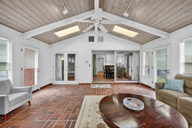 6430 Rexford Way, Carmichael, CA 95608