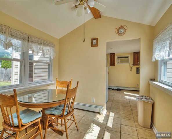 99 Village Road, Pequannock Township, NJ 07444