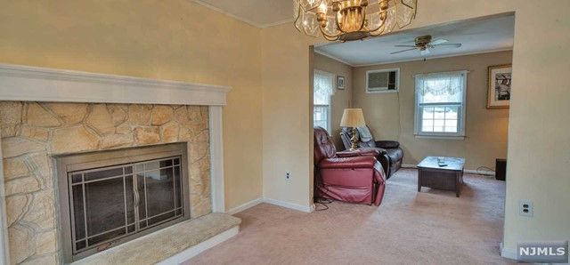 99 Village Road, Pequannock Township, NJ 07444