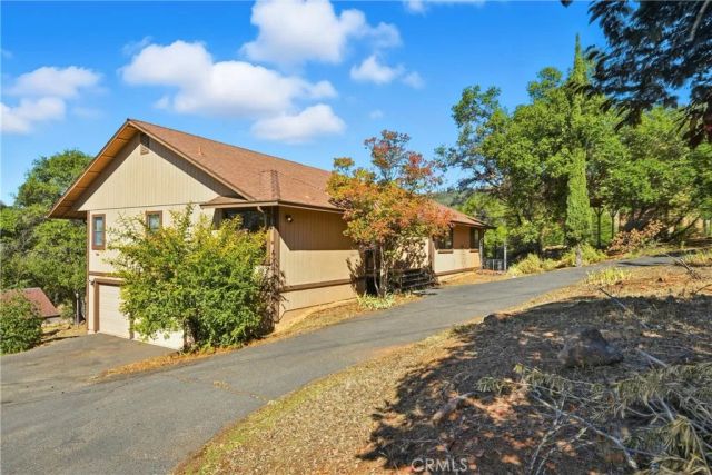 16261 Conestoga Road, Hidden Valley Lake, CA 95467