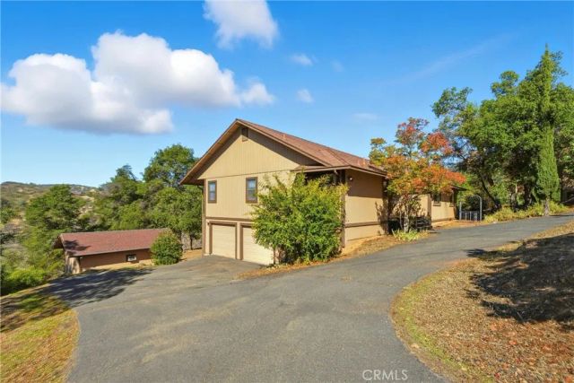 16261 Conestoga Road, Hidden Valley Lake, CA 95467