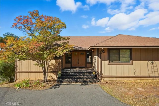16261 Conestoga Road, Hidden Valley Lake, CA 95467
