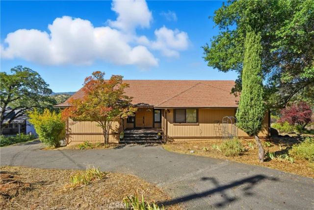 16261 Conestoga Road, Hidden Valley Lake, CA 95467
