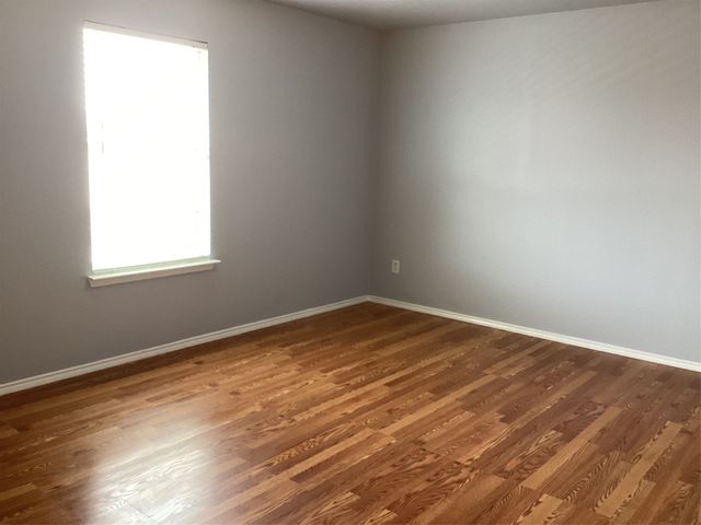 5012 Raymond Drive, Fort Worth, TX 76244