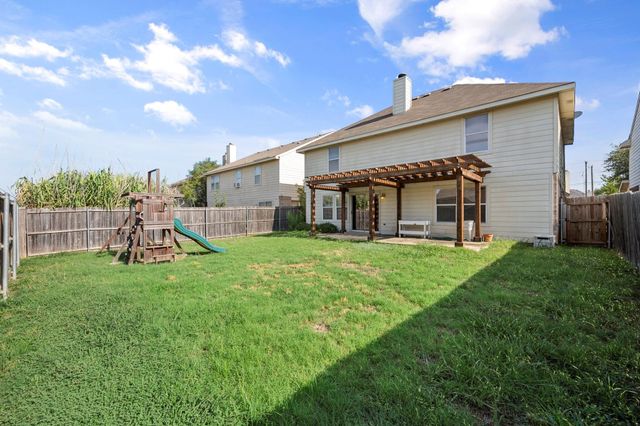 5012 Raymond Drive, Fort Worth, TX 76244