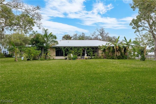 3145 Shell LN, Fort Denaud, FL 33935