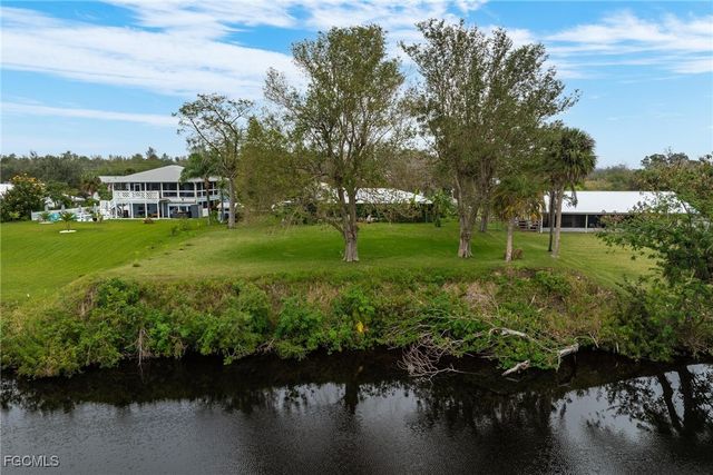 3145 Shell LN, Fort Denaud, FL 33935