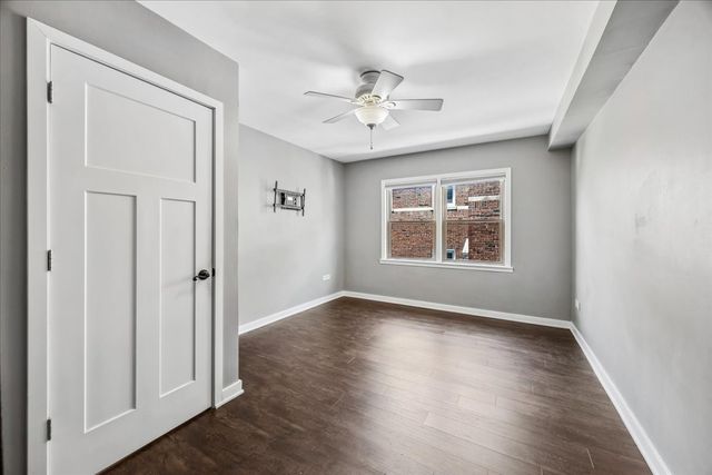 938 North Boulevard 201, Oak Park, IL 60301