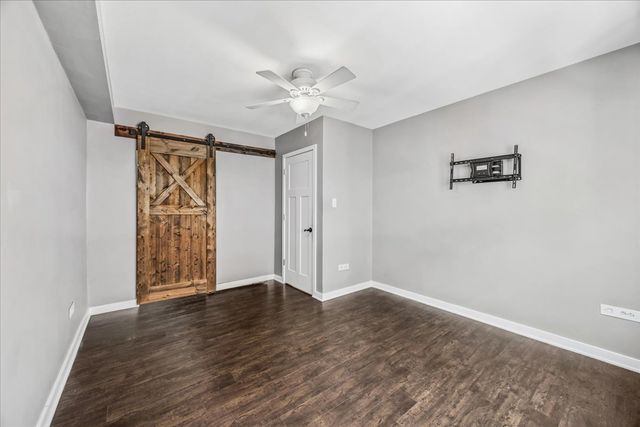 938 North Boulevard 201, Oak Park, IL 60301