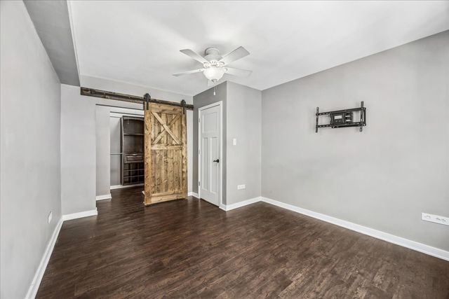 938 North Boulevard 201, Oak Park, IL 60301