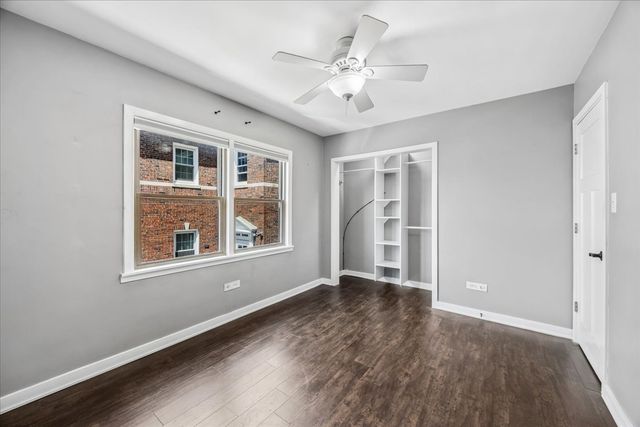 938 North Boulevard 201, Oak Park, IL 60301