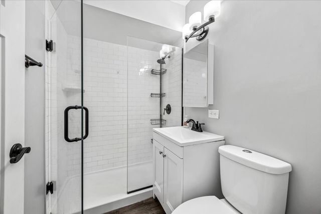 938 North Boulevard 201, Oak Park, IL 60301