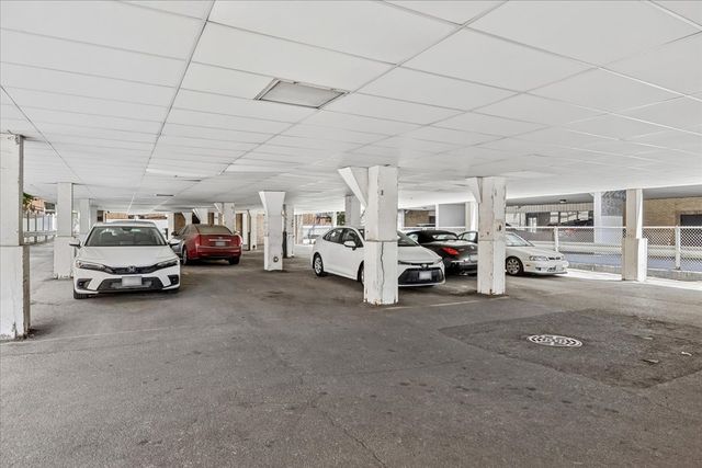 938 North Boulevard 201, Oak Park, IL 60301