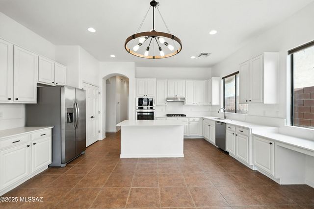 13122 N High Hawk Drive, Marana, AZ 85658