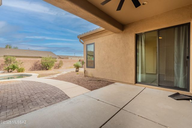 13122 N High Hawk Drive, Marana, AZ 85658