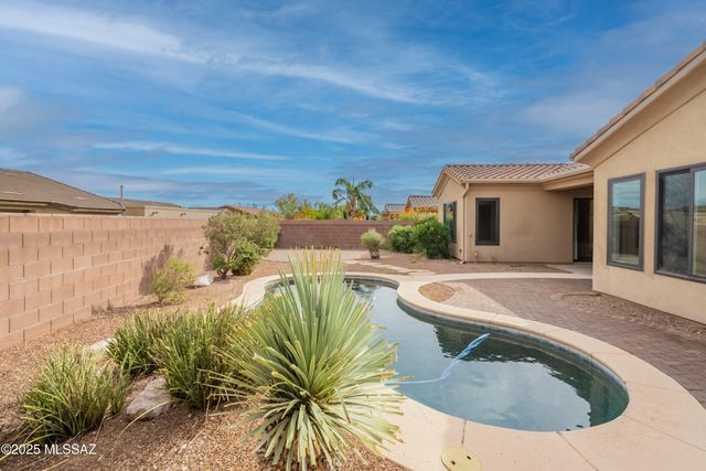 13122 N High Hawk Drive, Marana, AZ 85658