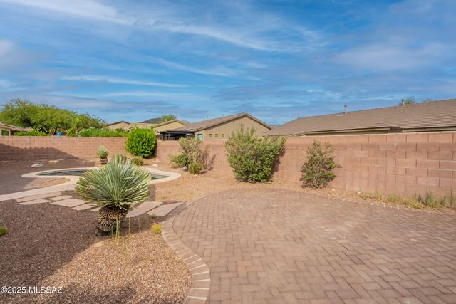 13122 N High Hawk Drive, Marana, AZ 85658