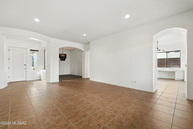 13122 N High Hawk Drive, Marana, AZ 85658