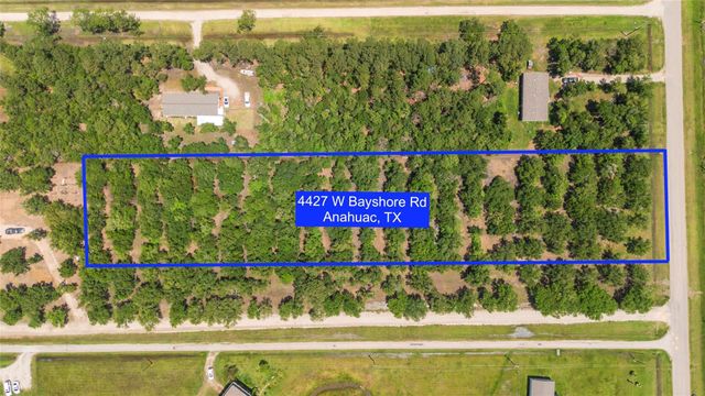 4427 W Bayshore Road, Anahuac, TX 77514