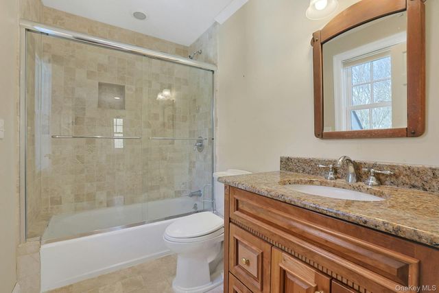 14 Pond Hollow Court, Pleasantville, NY 10570