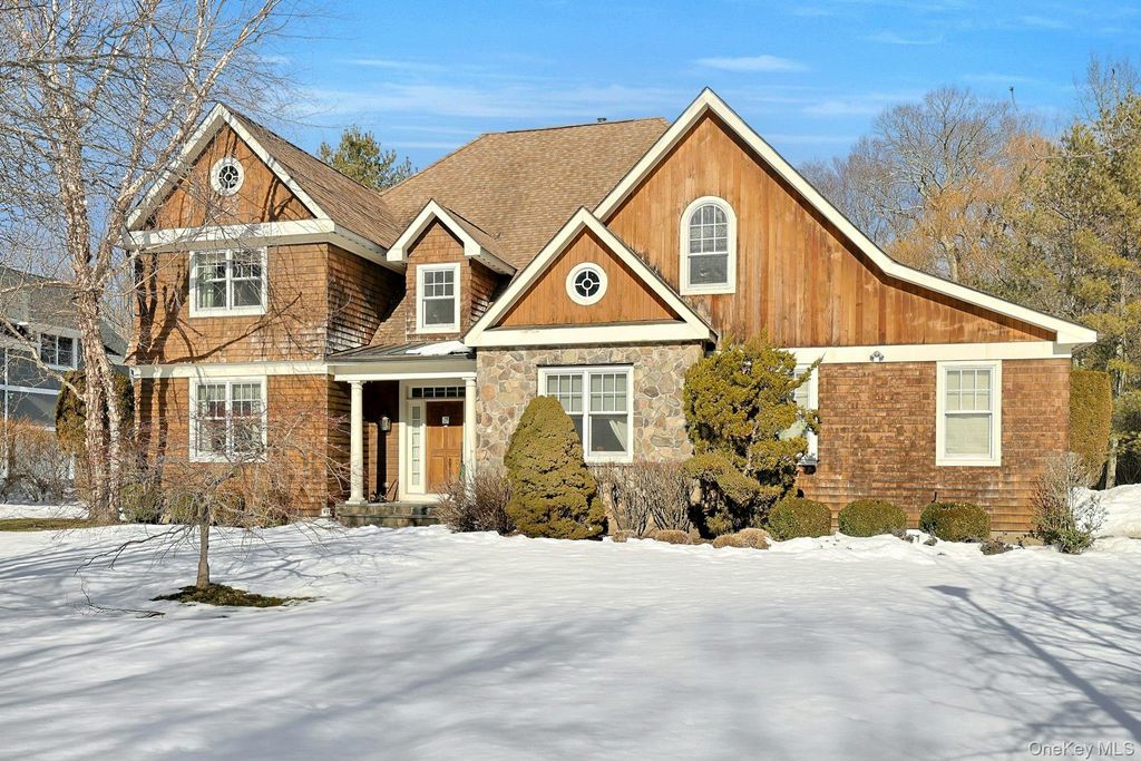 14 Pond Hollow Court, Pleasantville, NY 10570