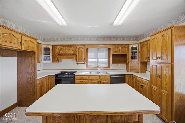 3643 W 600 S, Shelbyville, IN 46176