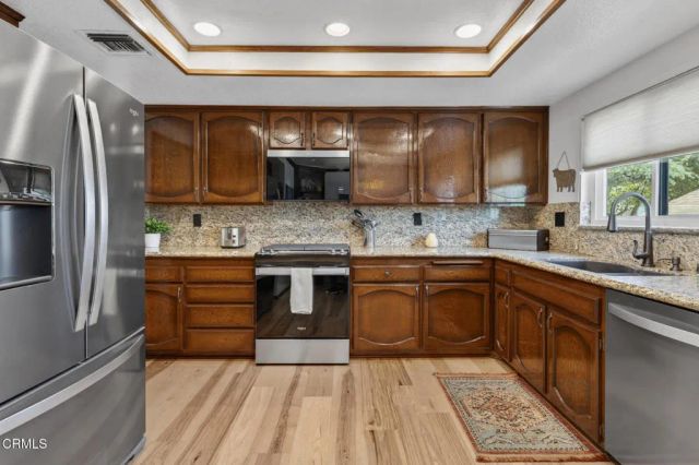 12330 Magnolia Boulevard 106, Valley Village, CA 91607