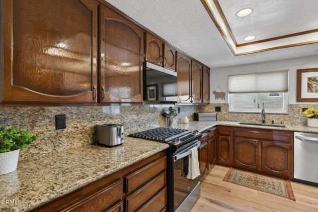 12330 Magnolia Boulevard 106, Valley Village, CA 91607