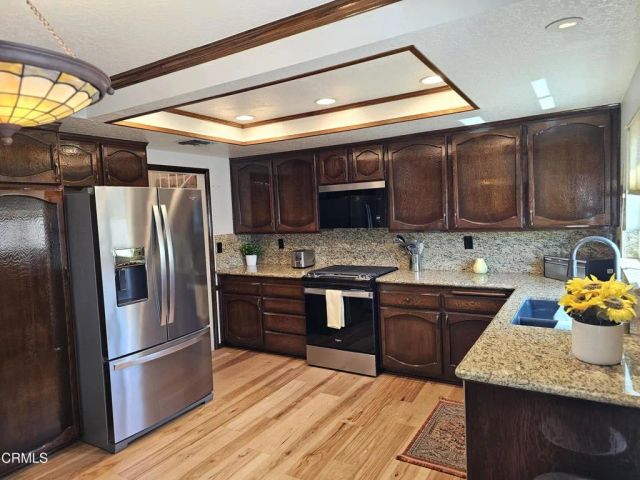 12330 Magnolia Boulevard 106, Valley Village, CA 91607